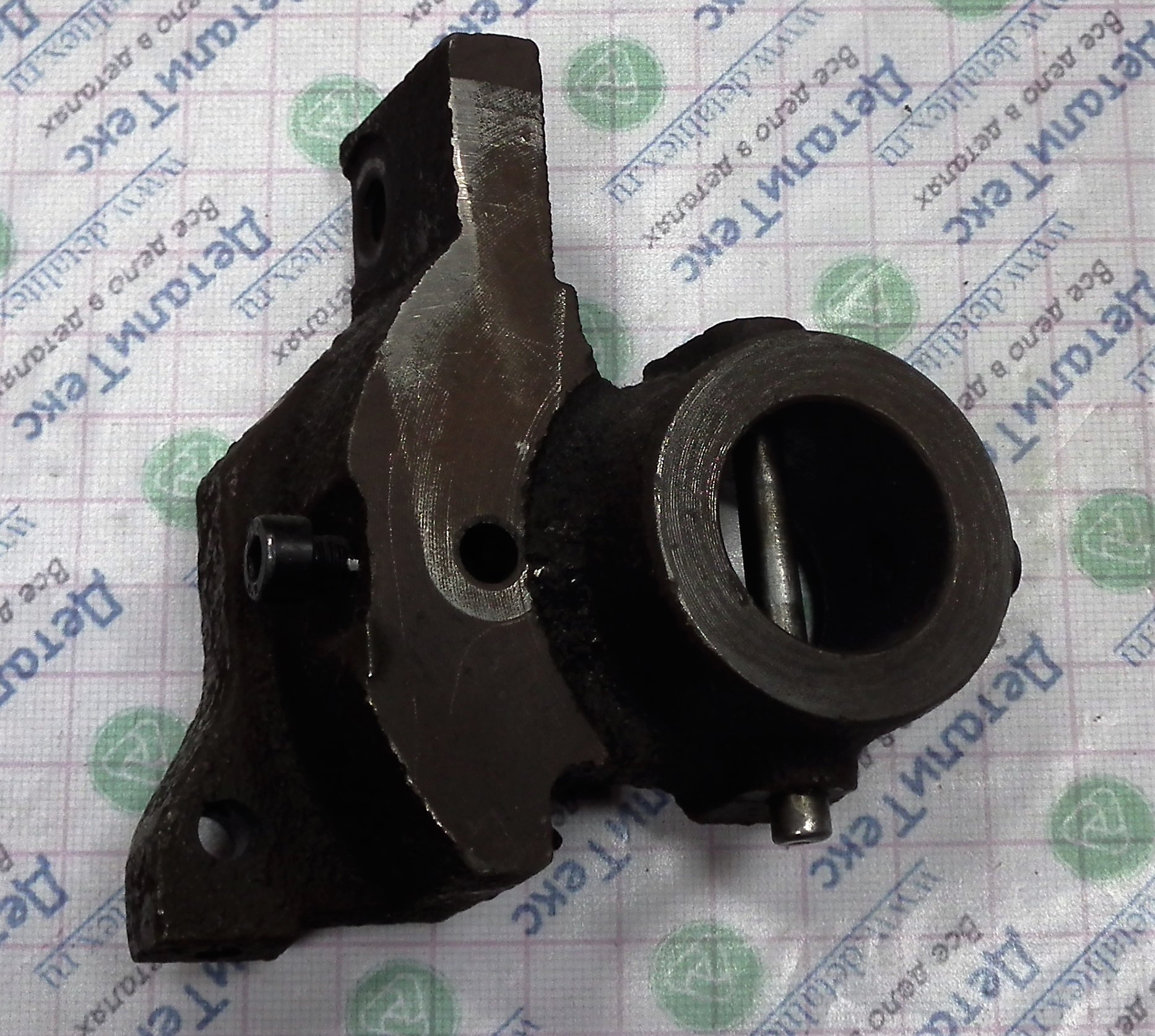 11B-04/17 кронштейн зад