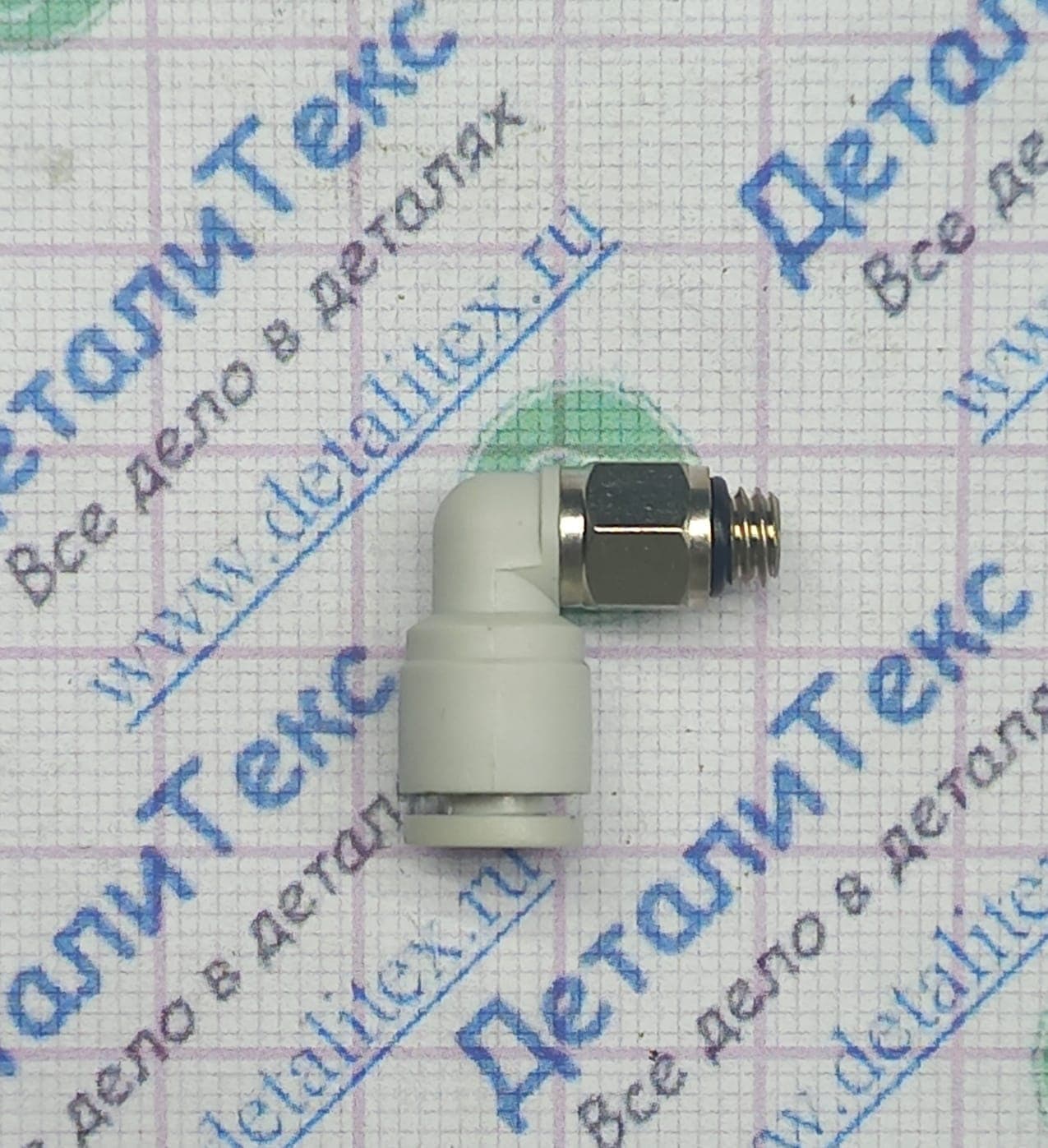 B99-T01/10 фитинг угловой D4-M5